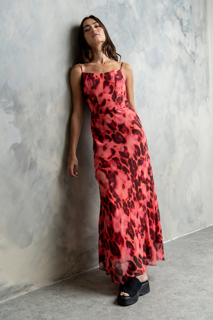 20260612_StudioWebCrop_532