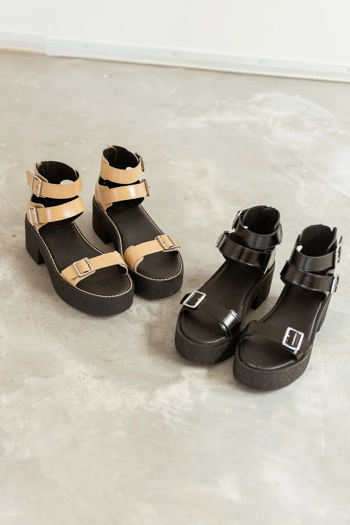 AlexiaPlatformSandalsinBlacktop_20230217w